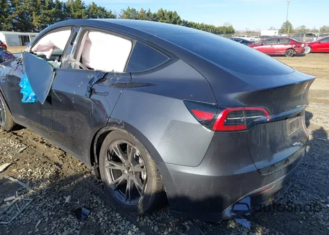 2025 Tesla Model Y Long Range Dual Motor All-Wheel Drive из США, поврежденный, VIN 7SAYGDEE5SA361917